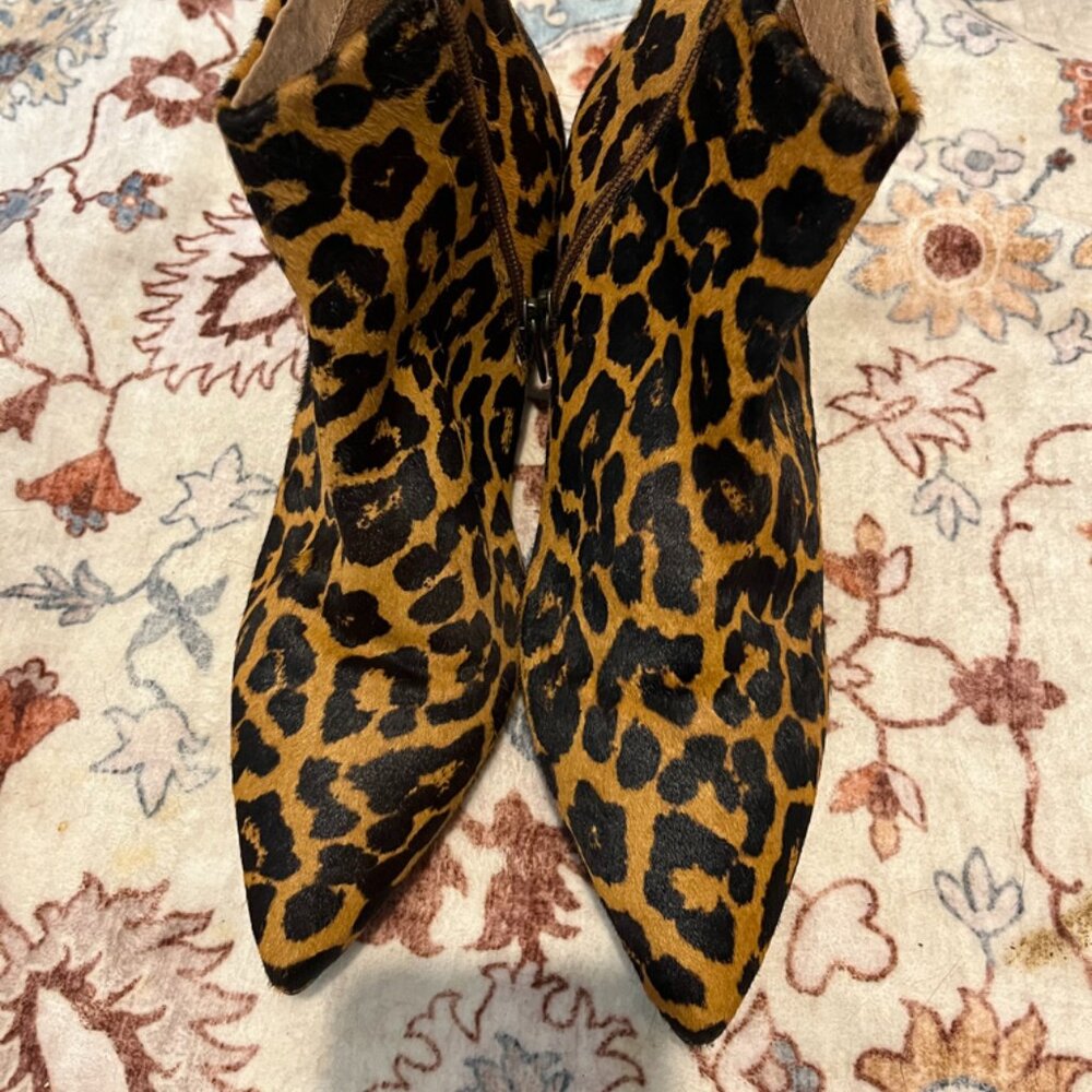 ANTHRO  SEYCHELLES POINTED TOE MOHAIR CHEETAH PRINT BOOTS SZ 7.5M